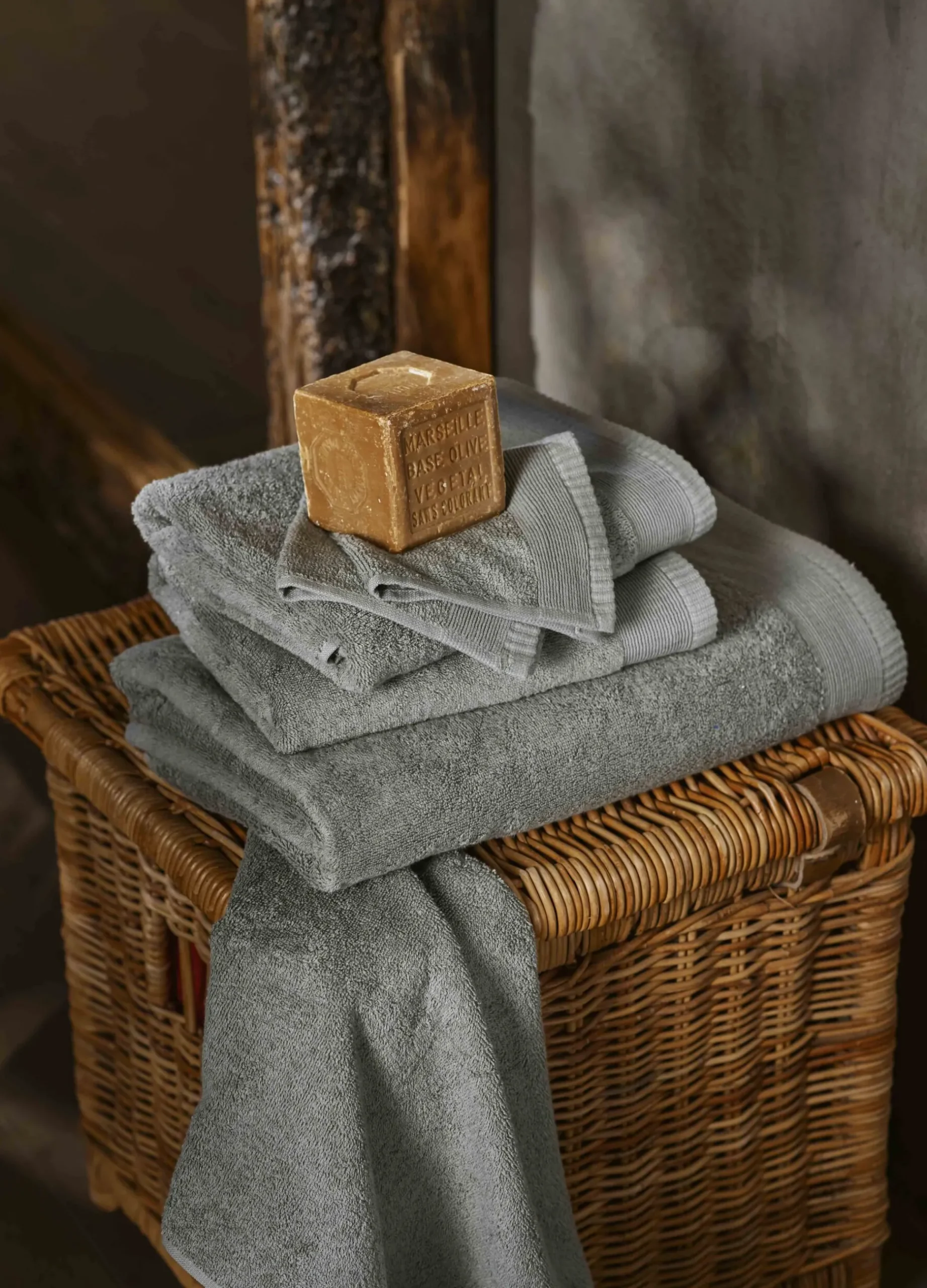Asciugamano in puro cotone 520 gsm*Croff Sale
