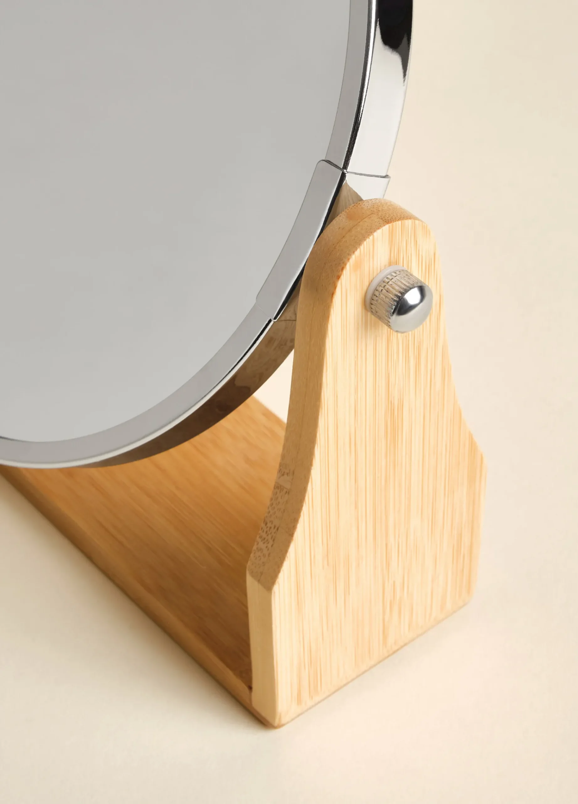 Specchio rotondo con base in bamboo*Croff Hot