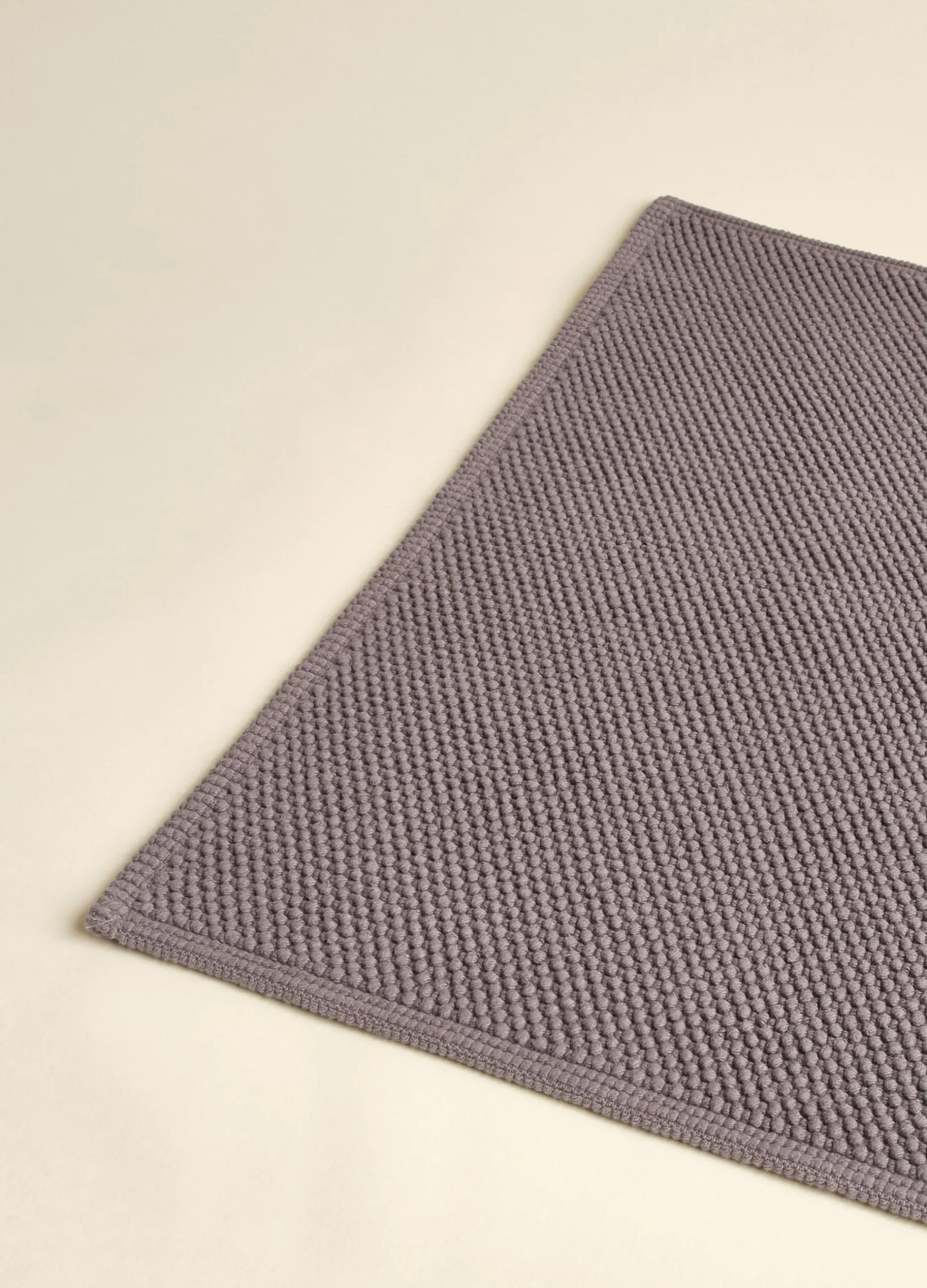 Tappetino bagno in cotone con motivo 3D*Croff Online